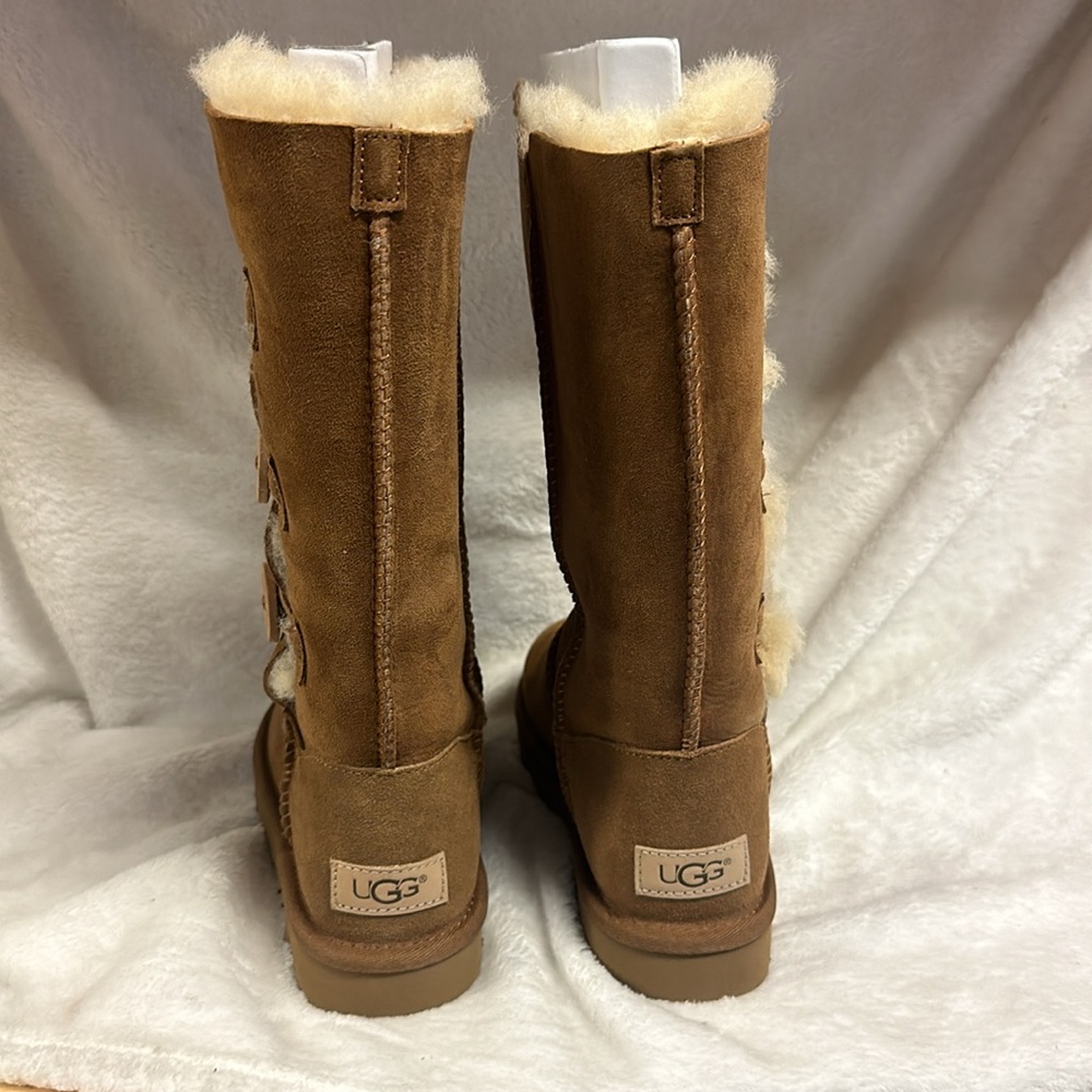 Ugg Bailey Button Triplett - Picture 5 of 13